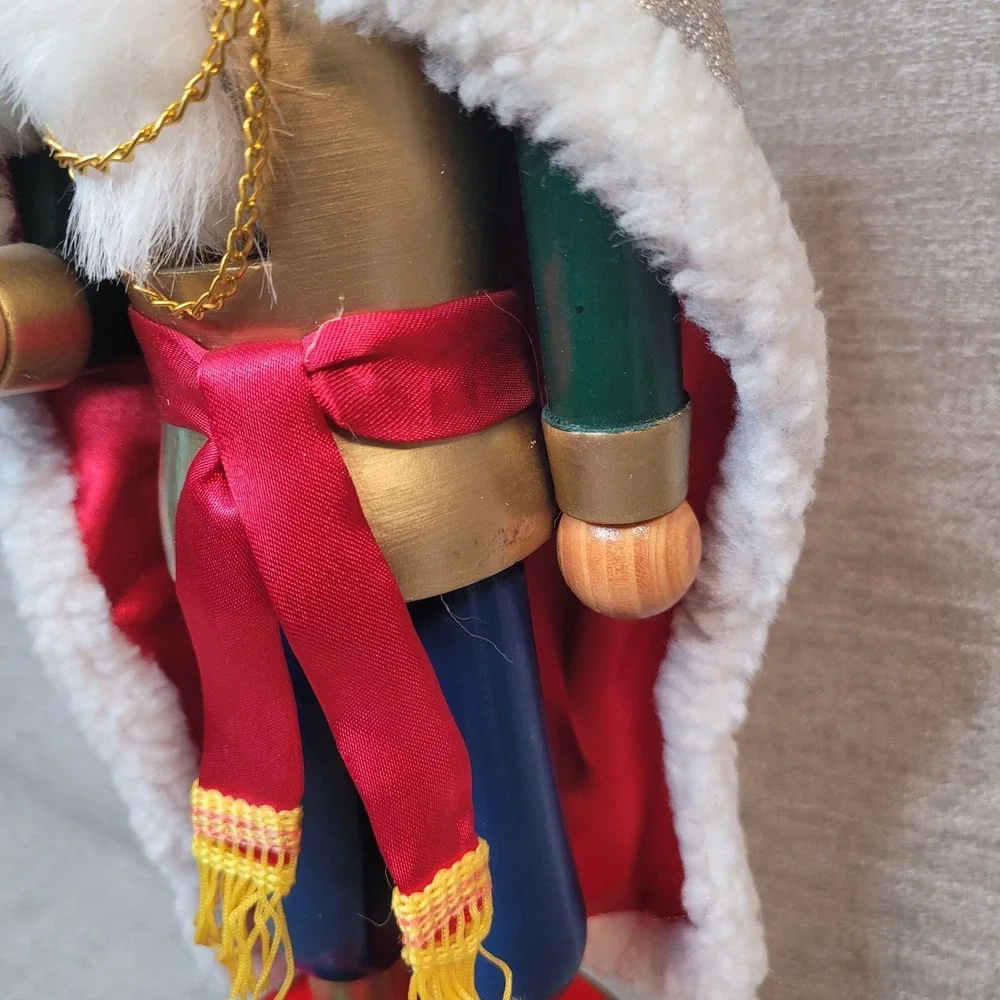Vintage Wiseman Wooden Nutcracker Limited Edition 2004 14